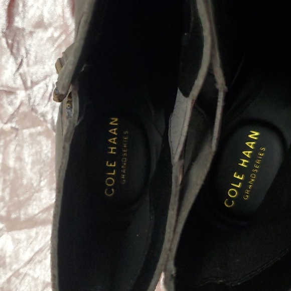 Cole Haan ankle boots size 8B - Picture 8 of 16